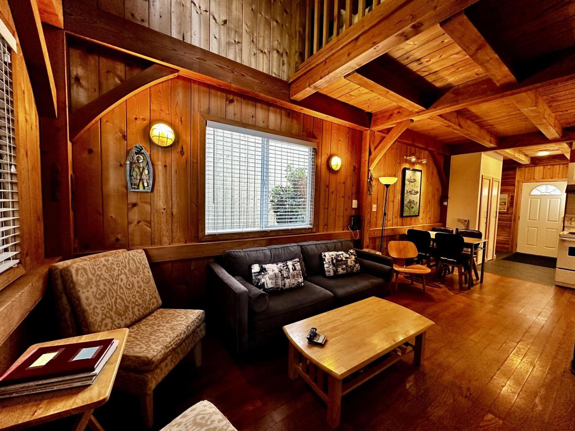 Waterfront Timber Frame Cottage! Ucluelet Exterior foto